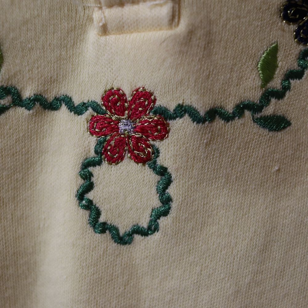 Breckenridge Pale Yellow Embroidered 3/4 Sleeve Top PM - Picture 3 of 10